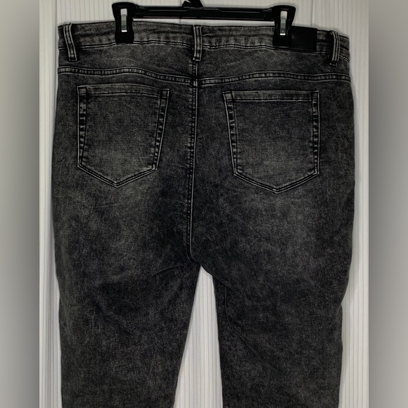 Frankie & Stella - Grey Wash High Rise Jeans - Size 18W - Picture 8 of 13